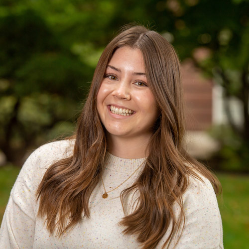 Portrait of Mariah Johnston ’25.