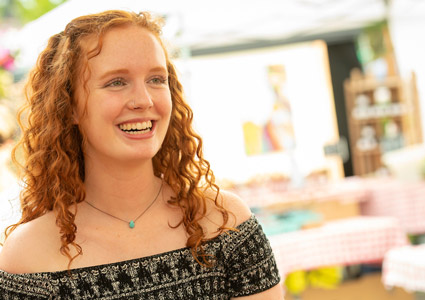 portrait of Sarah Mainwaring '22