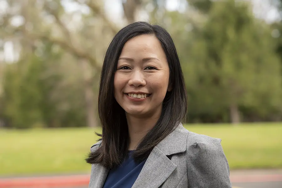 headshot of Yu-Shan.