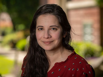 portrait of Professor Yanna Weisberg