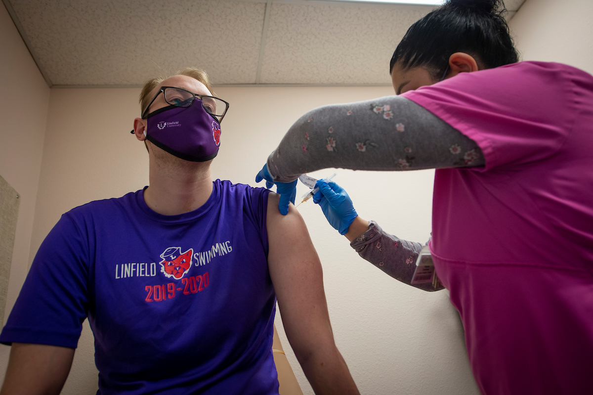 Student gets vaccinated at on-campus clinic