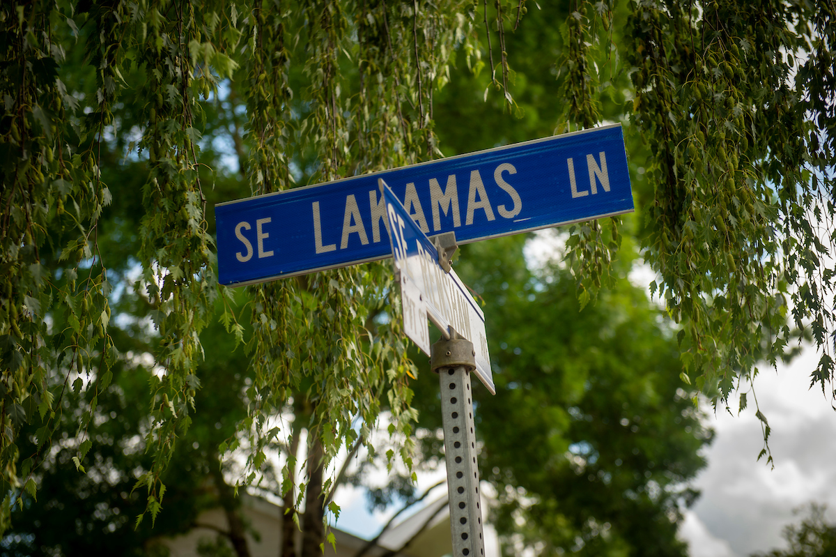 Lakamas Lane sign on McMinnville campus