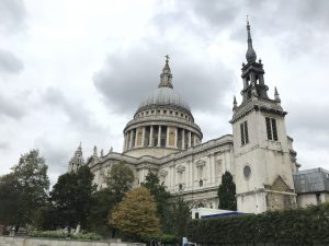 St. Paul's Cathedral on a cloudy day