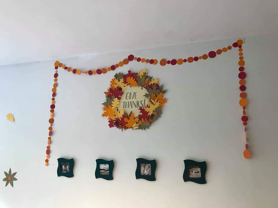 Fall decorations on the wall to celebrate Thanksgiving