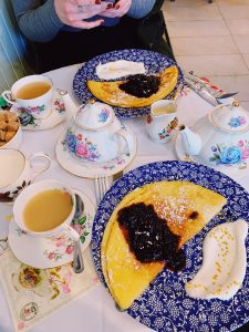 Tea and Pancakes at Cupán Tae shop